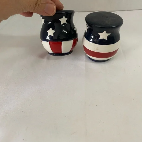 Patriotic Salt & Pepper Set (FH) - Picture 6 of 11
